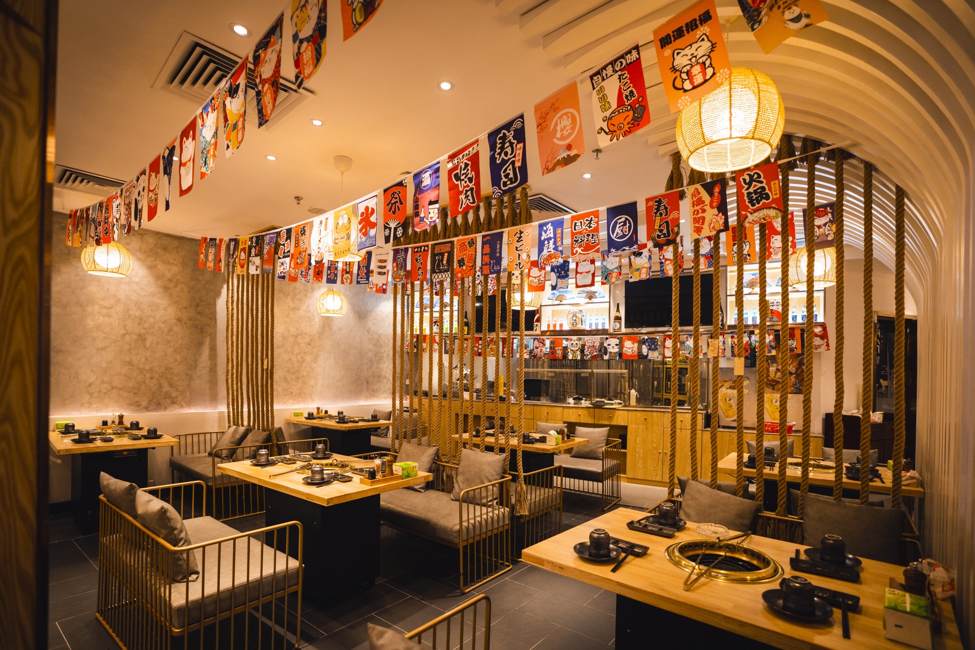 真功夫如何通过深圳餐饮空间设计来确定餐厅的装修风格？