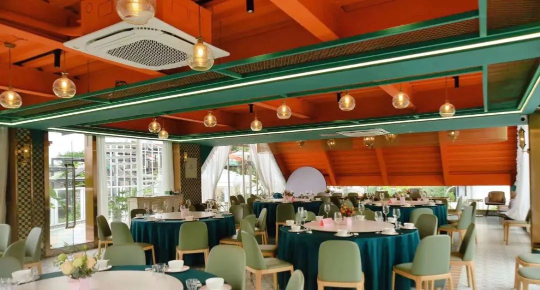 真功夫将色彩碰撞到底，看这家深圳餐饮空间设计如何诠释独特的摩洛哥风情